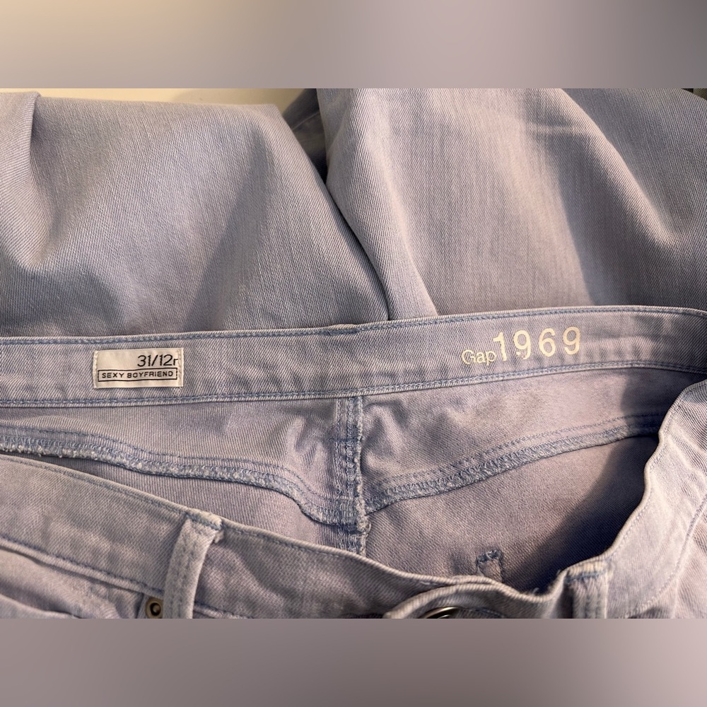 GAP 1969 Sexy Boyfriend Jeans Light Blue Shirtting Wash Mid Rise Cuffed Roll Up - Picture 6 of 10